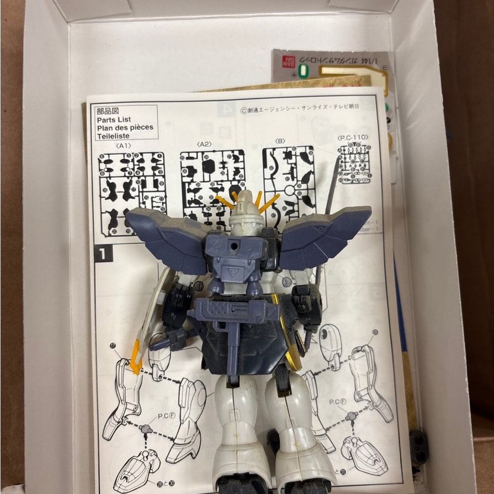 Gundam Sandrock 1/144 Model Kit Mobile Suit Gundam Wing Endless Waltz Bandai - Picture 3 of 4